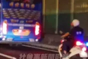 影/警騎機車國1飆攔遊覽車！原來是他撞車落跑趕載客