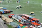 碧潭天鵝船安全引發熱議！新北市觀旅局：每年至少抽檢3次　絕未放任業者擺爛