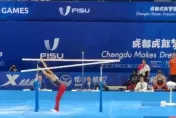 世大運/驚！美國選手突遇「雙杠下沉」　教練背鍋：沒扣好鎖柄