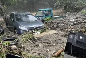 汽車被爛泥推著走！卡努颱風超大豪雨襲南投　仁愛鄉累積雨量破500毫米