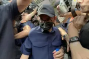 影/黃子佼複訊結束35萬交保　5名保鑣護送步出北檢