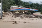 仁愛鄉南豐村遭土石流侵襲！車輛全泡水、加油站被掩埋