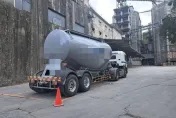 宜蘭工廠曳引車「氣壓蓋突彈起」　工人摔落在地「重創頭部」1死1傷