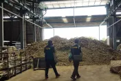 林園工廠違法掩埋廢漆渣！土壤有機化合物超標　6業者遭法辦