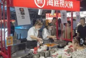 影/最貴不到80元！海底撈夜市擺攤　網讚：物美價廉秒殺9成攤販
