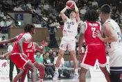 世界大學籃球賽/台灣第1次！政大擊敗NCAA一級學校　雄鷹飛進冠軍戰