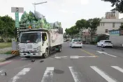 無號誌路口連2撞！台中男騎士噴飛「撞碎環保車擋風玻璃」濺血不治