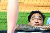 影/林智勝偷看啦啦隊！趴欄杆「癡漢表情」猛盯　12秒影片流出遭虧：回家跪算盤
