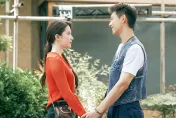 土味情話逗笑劉亦菲！李現「送項鍊告白」追女神　網嗨翻：太心機
