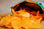 買寂寞？洋芋片近「半包空氣」　食藥署親曝「3用途」