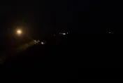 中科院九鵬基地罕見凌晨試射「極機密」飛彈   長焰劃破夜空