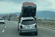 影/快速道路驚見柯博文簡配版！拖吊車「1拖3」網驚：用生命在載
