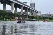 影/雙北國家級雨炸！江子翠河堤車輛險滅頂　東吳大學前有黃河
