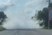 台中槽車氣體外洩！大量白煙吞噬道路…嚇壞後方駕駛