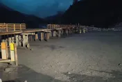 影/才剛搶通又斷了！明霸克露橋河床便道遭土石流沖毀　晚間緊急封閉