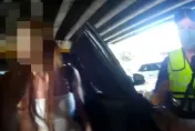 傳播妹眼神渙散找朋友遭攔　警在她包裡搜出「神仙水」