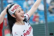 啦啦隊女神驚傳車禍！車門凹陷、安全氣囊全爆…超驚嚇畫面曝光