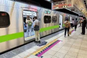 她搭火車「自備1神物」　一路安穩舒服坐到站！遭轟：別當你家