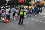 開學了/高雄暖警把行人地獄變安全！校門護童揪甘心