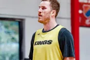 太狂！現役暴龍隊中鋒披「新北國王戰袍」　攜手2大NBA球員加入禁衛軍