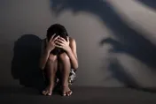 台中校車司機MeToo！騎車載19歲女回家、炫耀車上交合　她嚇壞跳車