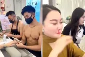 影/猛男「赤裸上身」為女客美甲惹議　商家急撇清：擺拍鬧著玩