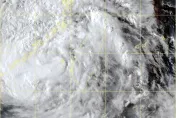 快訊/外圍環流發威！19縣市豪大雨特報　山區小心土石流