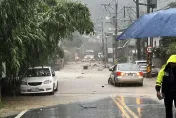 快訊/午後強降雨新北新店坍方　新潭路土石流雙線道受阻