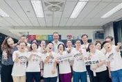 蔡咏鍀暖心互動唐寶寶做手工皂　盼宗教力量協助社會弱勢族群