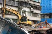 公寓傾斜早有預兆！住戶痛訴「大門破碎沒隱私」　牆壁擠壓狂漏水