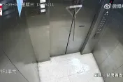 影/大媽圖方便拿鐵架擋電梯門　下秒門照關卡住「爆炸狂冒白煙」