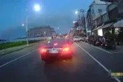 高雄機車騎士突遭轎車「剪車」還急煞！他氣到PO網飆髒話　警方出手了