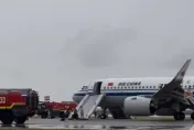 影/大陸飛星國班機引擎著火！座艙全是煙　乘客驚魂：出現人生跑馬燈