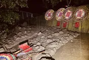 嘉義縣土石流沖進治喪民宅　軍方公所出動重機具尋找遺體