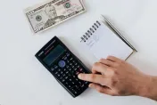 年終獎金平均1.69月　金融保險業奪冠逾25萬元