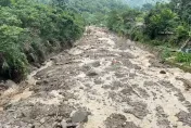 影/嘉義中崙4號橋上游再爆土石流「距橋墩僅1米」　村長嘆天災難纏