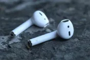 把AirPods當維他命吞進肚裡　她：幸好還有右耳可以聽