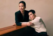 蕭敬騰PO「超黑剪影」合體未婚妻放閃　網笑：近視要變深了
