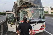 日本遊泡湯！國道1北上台中路段遊覽車碰撞聯結車　旅遊團14人送醫院