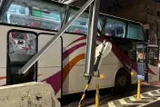 頭過身不過！國光客運「卡」陸橋　限高桿拔起來了