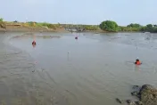 嘉義1天2溺奪1命！東石移工落水被沖走　陸空搜救中