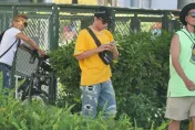 小鐘騎「單車族界天花板」！3男星現身大直街頭　粉絲偶遇求拍照超親民