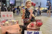 她賣花養93歲尪！中山捷運爆紅「玫瑰花婆婆」扛家計：不擺攤沒錢繳房租