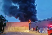 快訊/人間煉獄！屏東加工出口區大規模爆炸　濃煙竄天、傷亡不明