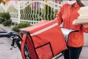 小吃店驚見「外送三輪車」！網驚呼「日本神車」：1台要35萬還限速40