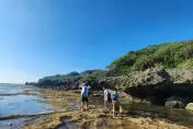 屏東小琉球中秋連假衝破旅遊低潮　首日1.2萬人登島、店家現排隊人潮