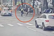 影/你跑我追！逃逸移工見警盤查心虛下車落跑　馬路上手刀衝刺仍遭逮