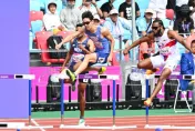 杭州亞運/世大運金牌彭名揚400跨飆進決賽　「跨欄王子」陳傑意外落馬