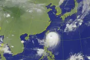 小犬颱風/挾強風豪雨撲台！暴風圈襲「12縣市」逾80%　明高機率放颱風假