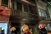 快訊／基隆西定路民宅火警　2女陽台受困警消馳援